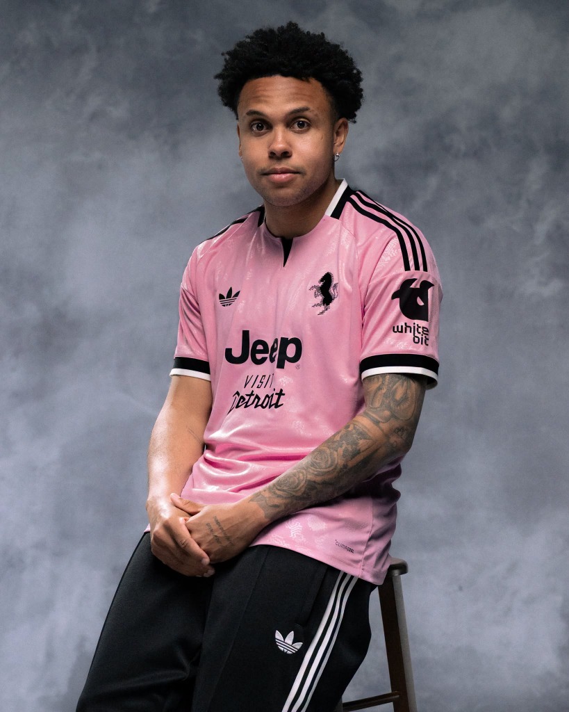 Juventus Away X McKennie